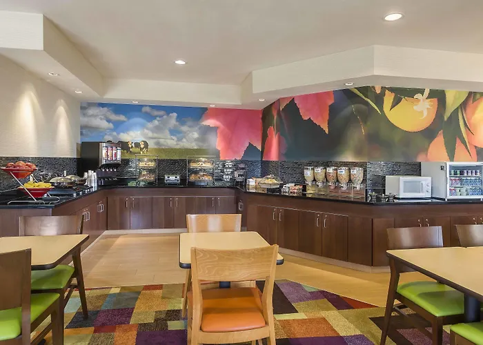 Fairfield Inn & Suites Holland
