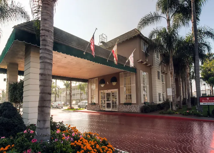 Ramada By Wyndham Costa Mesa/Newport Beach