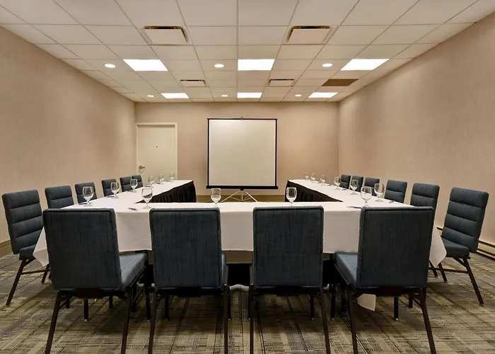 Four Points By Sheraton Boston Newton