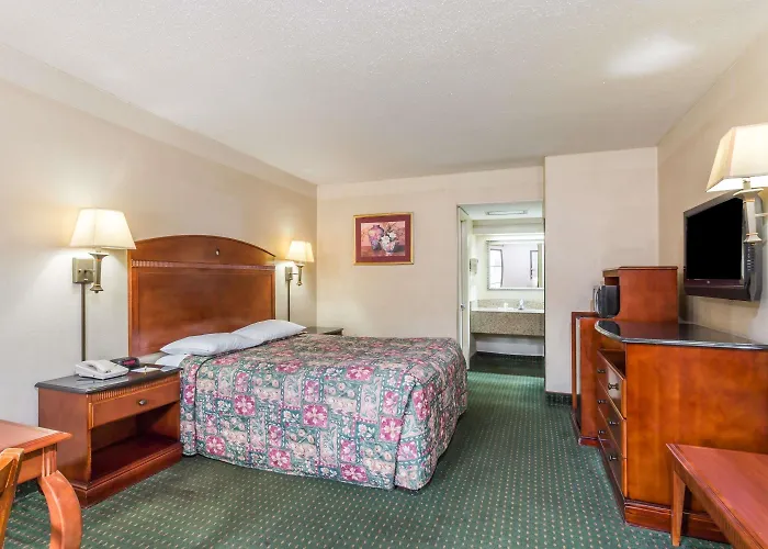 Days Inn By Wyndham Camp Springs Andrews Afb