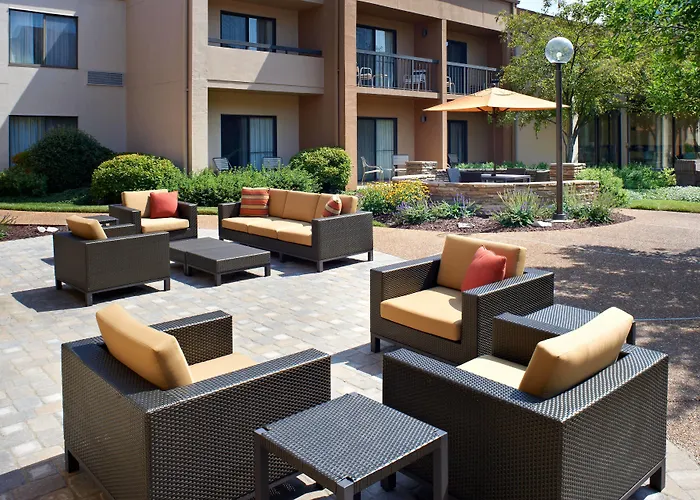 Courtyard St. Louis Creve Coeur