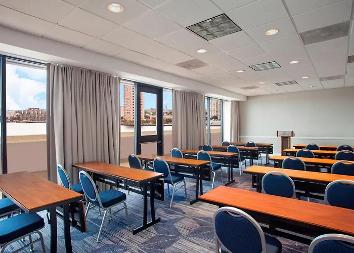 Sheraton Norfolk Waterside Hotel