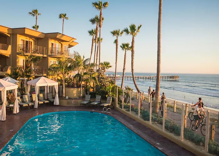 Pacific Terrace Hotel
