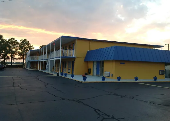 Belmont Inn And Suites