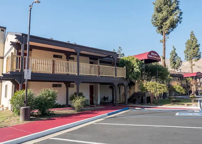 Western Holiday Lodge