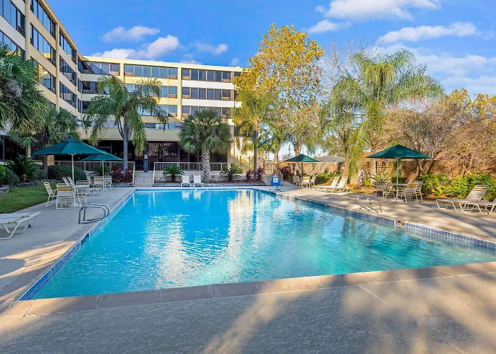 La Quinta Inn & Suites By Wyndham New Orleans Airport
