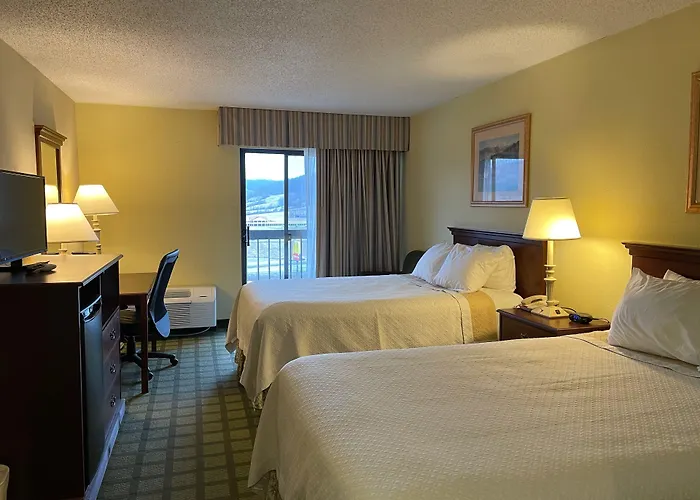 Days Inn & Suites By Wyndham Sutton Flatwoods