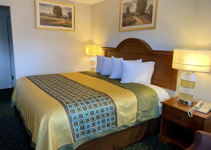Harrisonville Inn & Suites