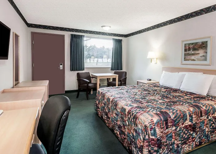 Knights Inn Ottawa