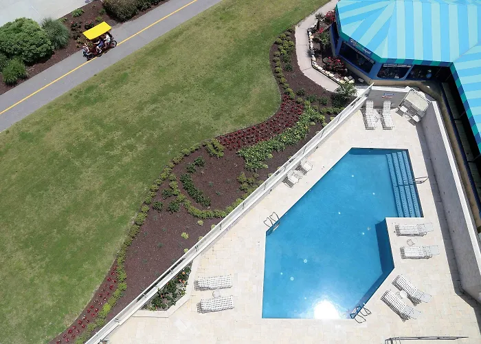 Surfbreak Virginia Beach Oceanfront, An Ascend Collection Hotel