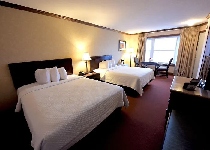 Days Inn By Wyndham Mackinaw City - Lakeview