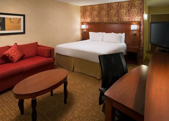 Courtyard By Marriott Pleasanton