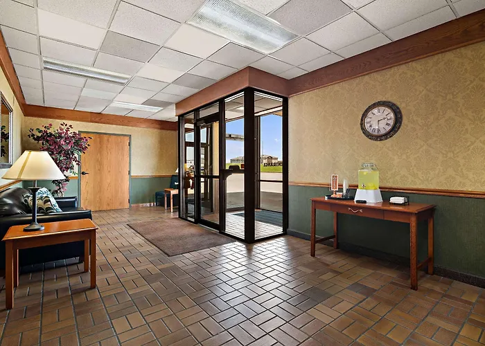 Surestay Hotel By Best Western Mcpherson