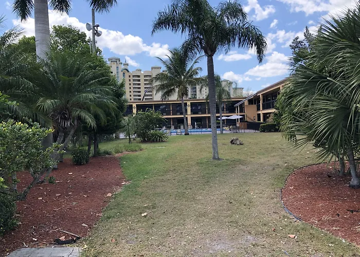 Travelodge By Wyndham Fort Myers Cape Coral