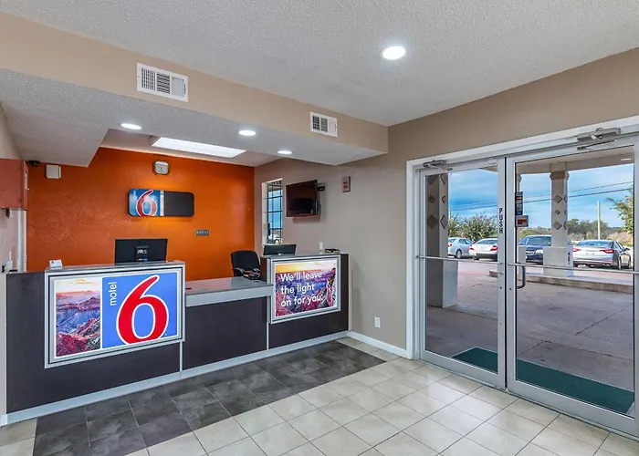 Motel 6-Waxahachie, Tx