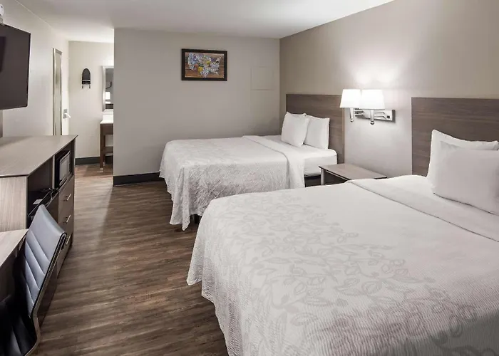 Surestay Hotel By Best Western Findlay