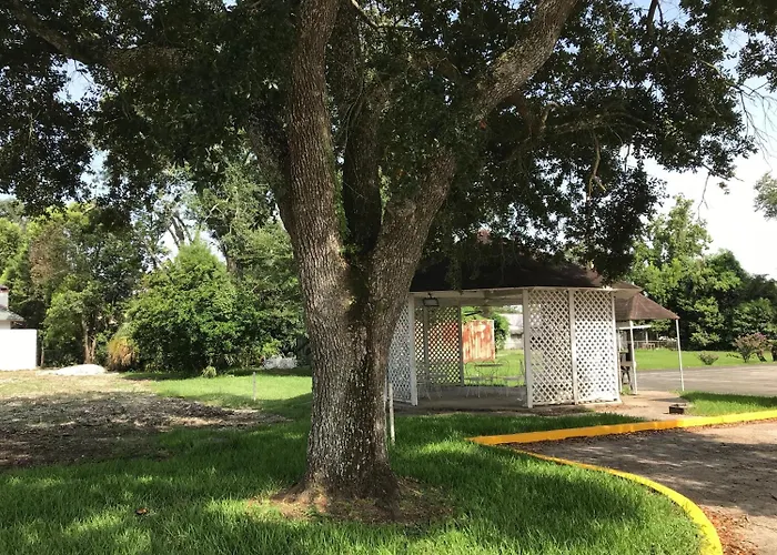 Carmel Inn And Suites Thibodaux