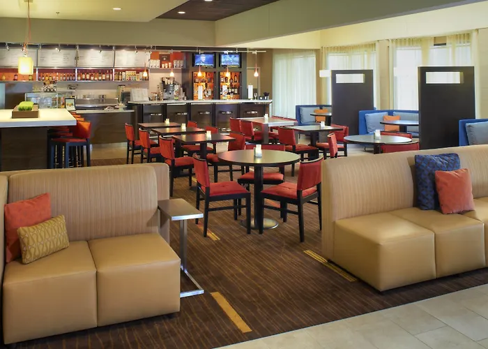 Courtyard By Marriott Chicago Naperville