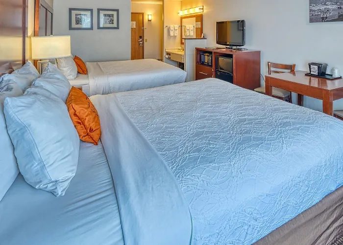 Yellowstone River Inn & Suites