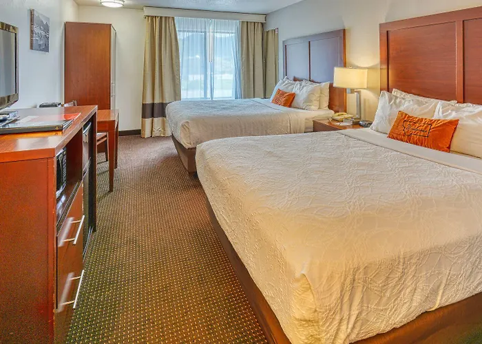 Yellowstone River Inn & Suites
