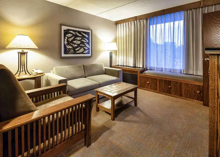Doubletree By Hilton Libertyville-Mundelein