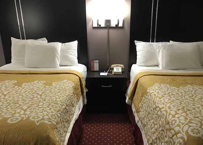 Days Inn By Wyndham Livonia Canton Detroit