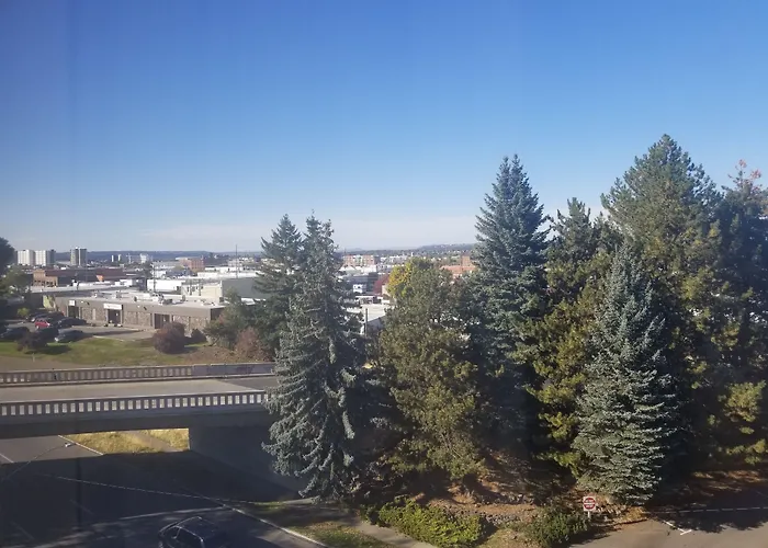 Ramada By Wyndham Downtown Spokane