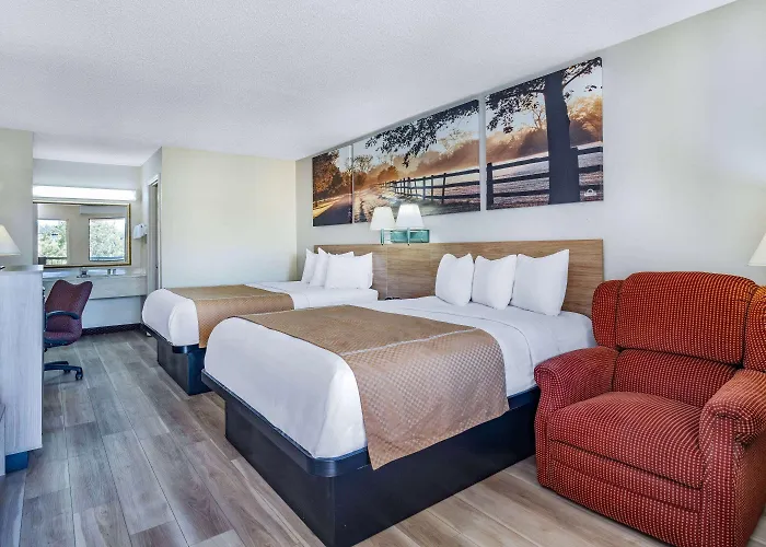 Days Inn By Wyndham Macon I-475