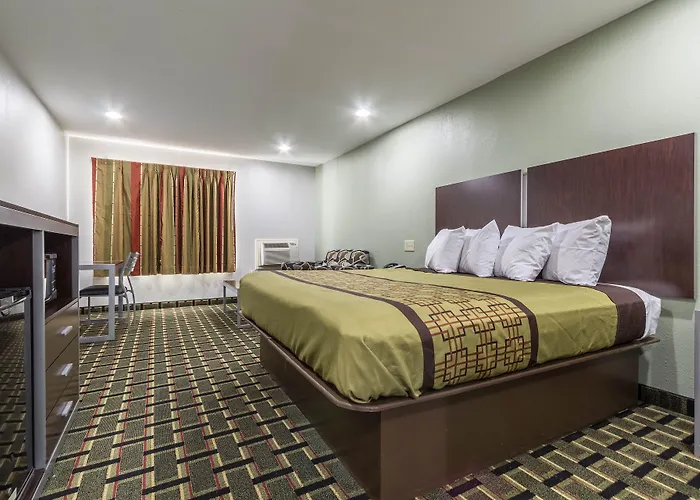 Scottish Inn And Suites Tomball