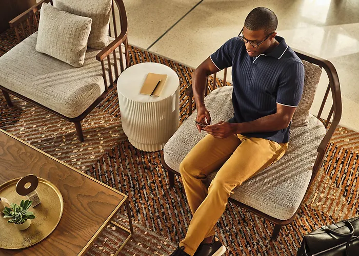 Holiday Inn & Suites Richmond West End, An Ihg Hotel
