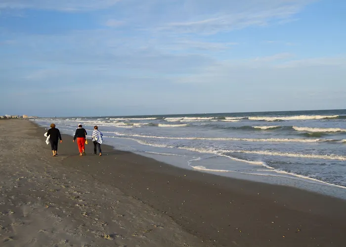 Days Inn By Wyndham Cocoa Beach Port Canaveral