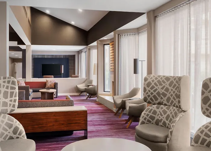 Courtyard By Marriott Mahwah