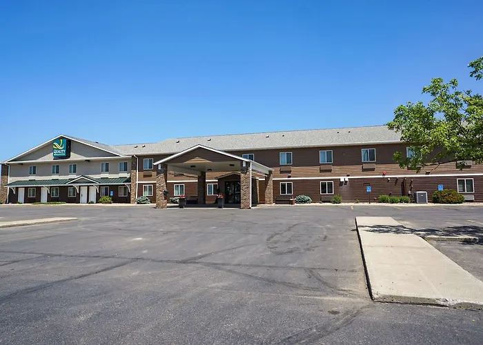 Quality Inn & Suites Watertown Near Prairie Lakes Ice Arena
