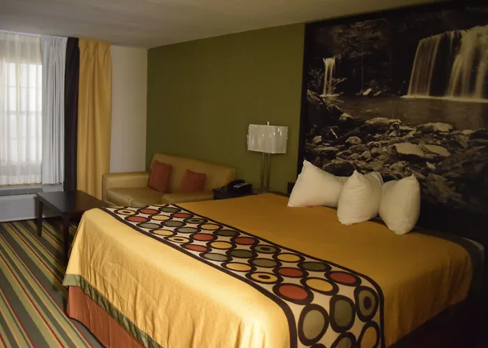 Super 8 By Wyndham Paragould