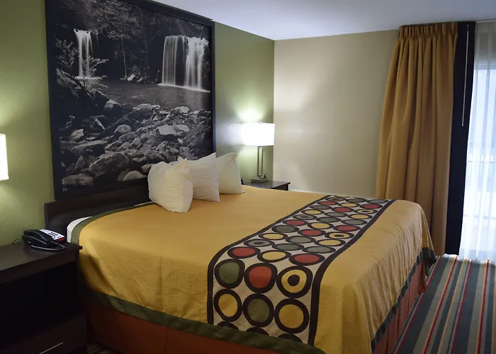 Super 8 By Wyndham Paragould