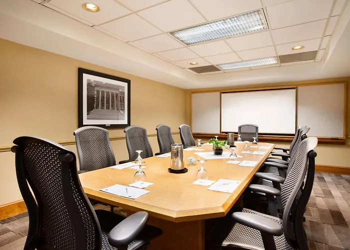 Embassy Suites By Hilton Greensboro Airport