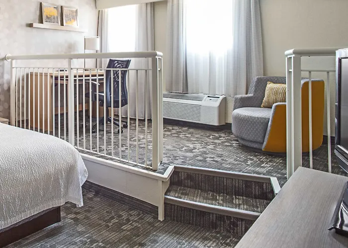 Courtyard By Marriott Columbus Downtown