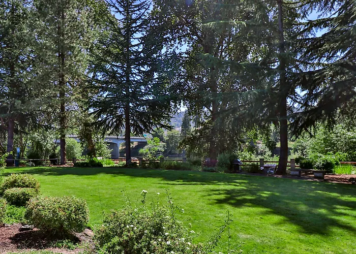 Riverfront Inn Roseburg