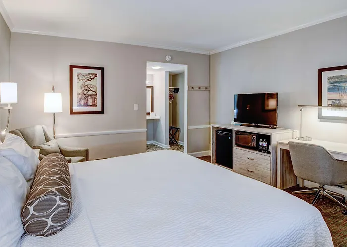 Best Western Sea Island Inn