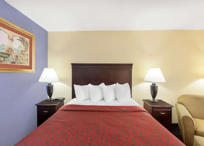 Days Inn By Wyndham Uvalde
