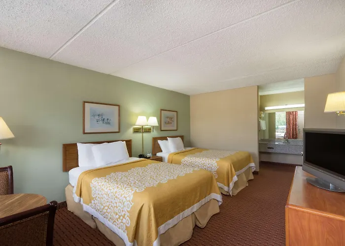 Days Inn By Wyndham Hurricane Mills