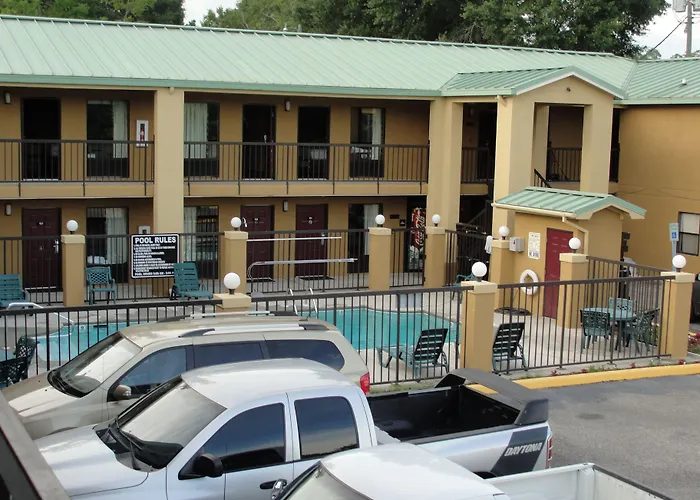Executive Inn Opp