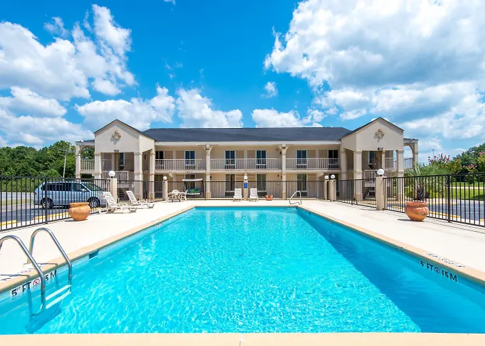 Days Inn By Wyndham Shorter
