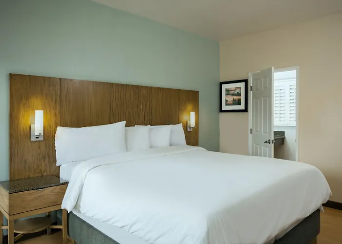 Pb Surf Beachside Inn