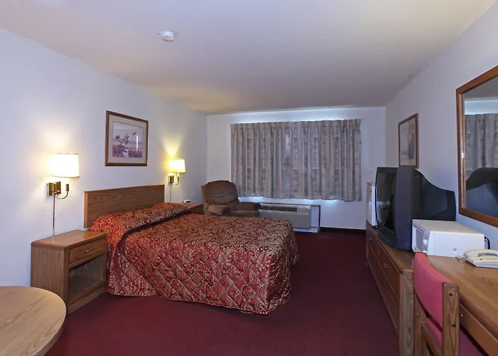 Travelodge By Wyndham Merrill