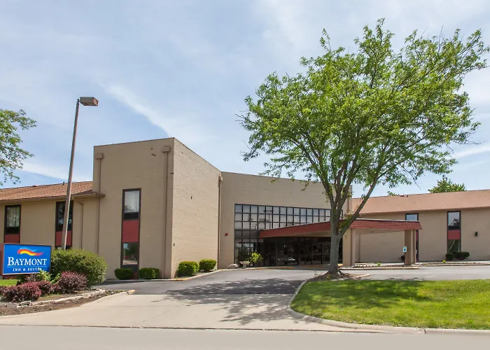Clarion Pointe Bloomington-Normal Near I-55 And University