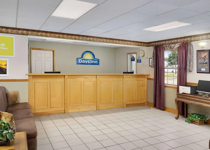 Days Inn By Wyndham Lake City I-75