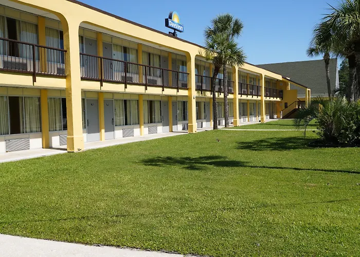Days Inn By Wyndham Lake City I-75