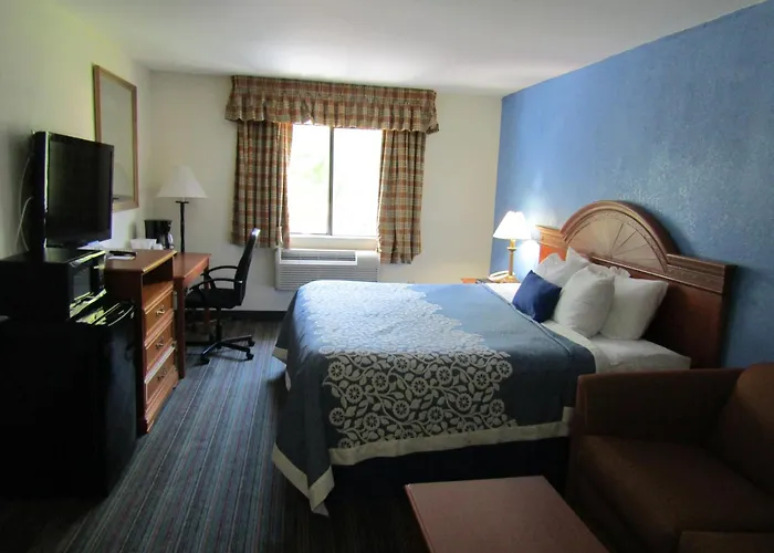 Days Inn By Wyndham Runnemede Philadelphia Area