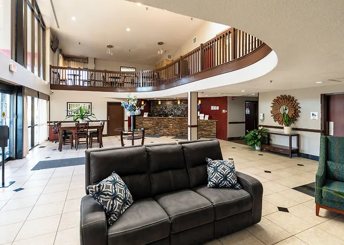 Americinn By Wyndham Grand Rapids Airport North